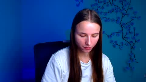 Snapshot of milly_liss chatting on 08/05/26, 05:54 Milly online show from 08/05/26, 05:54
