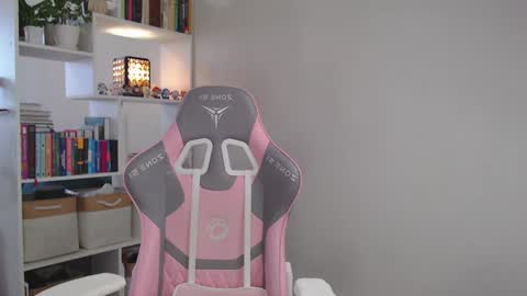 Snapshot of milly_ross23 chatting on 12/09/24, 07:28 Milly online show from 12/09/24, 07:28