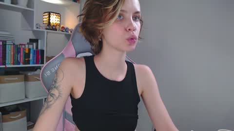 Snapshot of milly_ross23 chatting on 12/09/24, 10:32 Milly online show from 12/09/24, 10:32