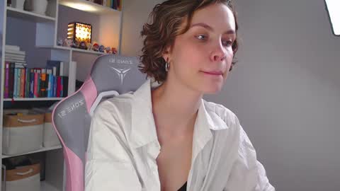 Snapshot of milly_ross23 chatting on 12/13/24, 07:58 Milly online show from 12/13/24, 07:58