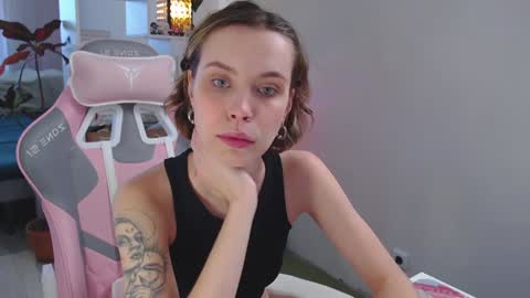 Snapshot of milly_ross23 chatting on 01/06/25, 05:19 Milly online show from 01/06/25, 05:19