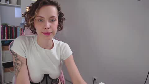 Snapshot of milly_ross23 chatting on 01/19/25, 07:25 Milly online show from 01/19/25, 07:25