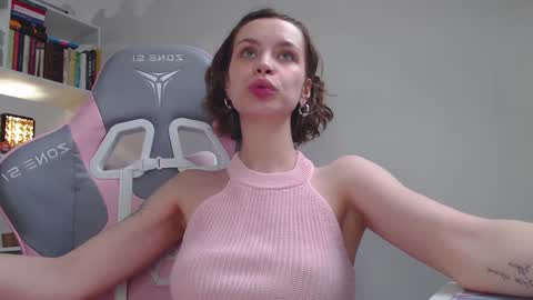 Snapshot of milly_ross23 chatting on 02/02/25, 11:19 Milly online show from 02/02/25, 11:19