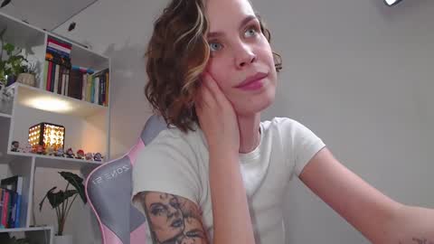 Snapshot of milly_ross23 chatting on 02/07/25, 12:50 Milly online show from 02/07/25, 12:50