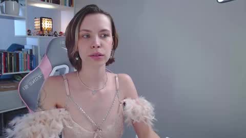 Snapshot of milly_ross23 chatting on 02/09/25, 06:33 Milly online show from 02/09/25, 06:33