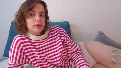 Snapshot of milly_ross23 chatting on 09/13/25, 08:25 Milly online show from 09/13/25, 08:25