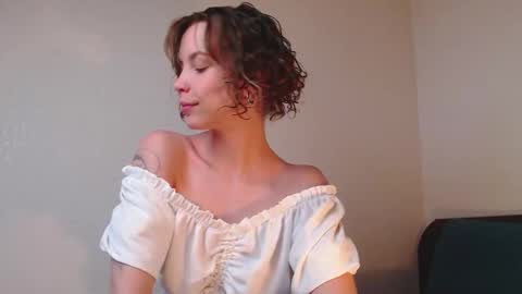 Snapshot of milly_ross23 chatting on 10/04/25, 07:50 Milly online show from 10/04/25, 07:50