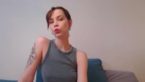 Snapshot of milly_ross23 chatting on 10/08/25, 07:17 Milly online show from 10/08/25, 07:17