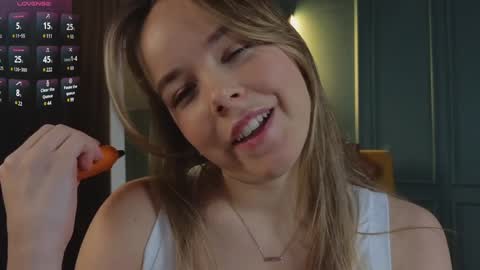 Milly    online show from 12/06/24, 07:32