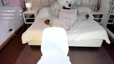 Milena online show from 04/28/26, 02:27