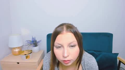 Snapshot of millycute chatting on 06/01/26, 03:58 millycute online show from 06/01/26, 03:58