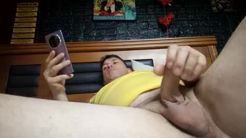 Snapshot of milo8223 chatting on 04/16/26, 06:25 milo8223 online show from 04/16/26, 06:25