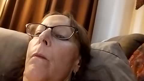 miloanj online show from 04/05/26, 07:33