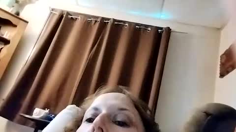 Snapshot of miloanj chatting on 06/17/26, 02:29 miloanj online show from 06/17/26, 02:29