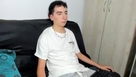 Snapshot of milogm_ chatting on 05/25/26, 01:22 milogm_ online show from 05/25/26, 01:22