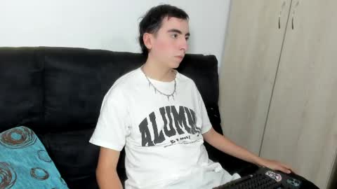 Snapshot of milogm_ chatting on 06/02/26, 02:57 milogm_ online show from 06/02/26, 02:57