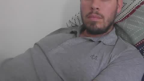 Snapshot of milowww1601 chatting on 10/15/25, 01:33 milowww1601 online show from 10/15/25, 01:33