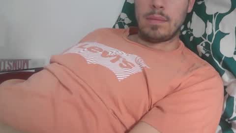 Snapshot of milowww1601 chatting on 11/19/25, 10:37 milowww1601 online show from 11/19/25, 10:37