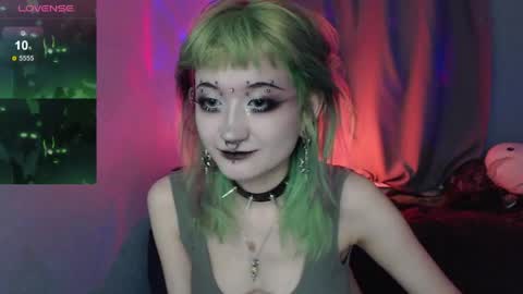 Snapshot of milten_trish chatting on 05/17/26, 11:23 milten_trish online show from 05/17/26, 11:23