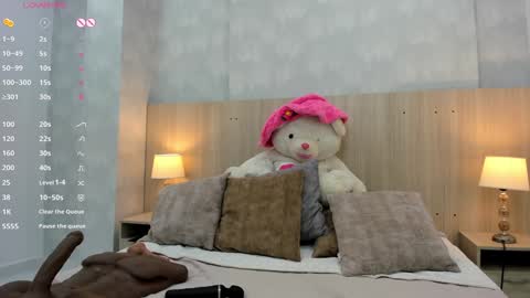 Milu Gomez online show from 12/15/24, 10:26