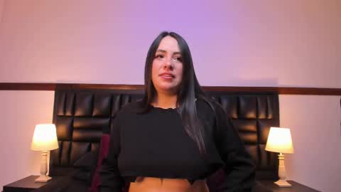 Milu Wallace  online show from 02/15/25, 11:03