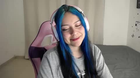 Snapshot of milusolers chatting on 11/21/25, 06:23 Milusolers online show from 11/21/25, 06:23