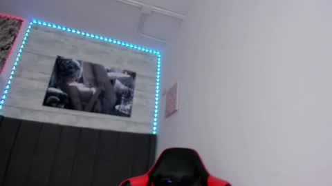 Miluu online show from 02/14/25, 03:22