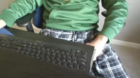 milwaukeebadger24 online show from 12/19/25, 04:25