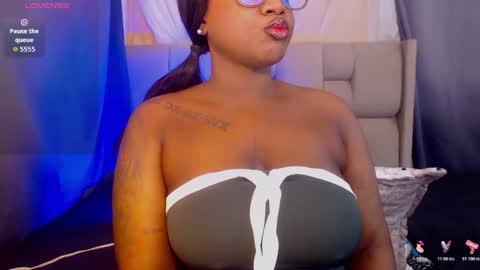 Mimi online show from 02/19/26, 12:01