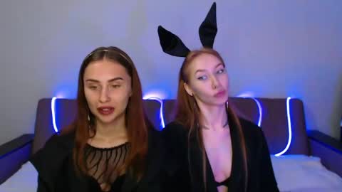 mimi_red online show from 04/20/26, 03:37