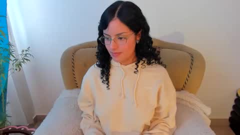 Mimii  online show from 11/07/25, 09:04