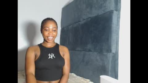 mimi online show from 10/31/25, 11:17