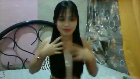 Snapshot of mimiyolove chatting on 02/09/25, 12:19 mimiyolove online show from 02/09/25, 12:19