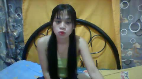 Snapshot of mimiyolove chatting on 02/17/25, 05:43 mimiyolove online show from 02/17/25, 05:43