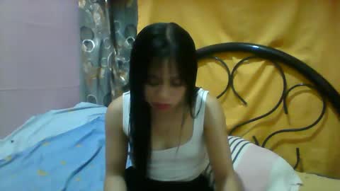 Snapshot of mimiyolove chatting on 02/19/25, 10:23 mimiyolove online show from 02/19/25, 10:23