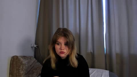 hi Im Mina  online show from 01/16/25, 04:38