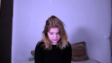 hi Im Mina  online show from 01/26/25, 10:35