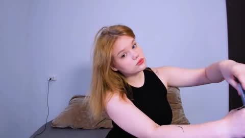 hi Im Mina  online show from 10/14/25, 10:21