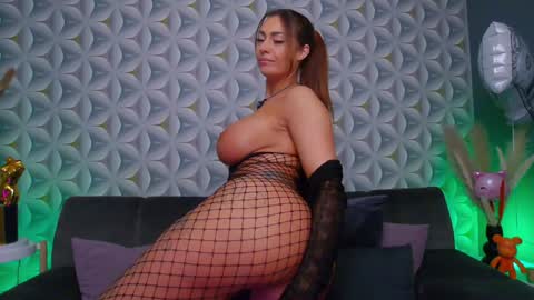 Mina online show from 03/27/26, 09:21