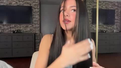 Snapshot of minahoneyy38 chatting on 02/18/26, 02:24 Mina online show from 02/18/26, 02:24