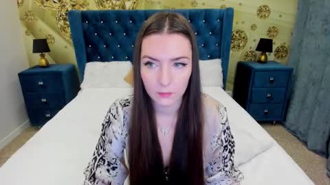 minchelskatrina online show from 12/22/25, 07:49