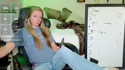 Snapshot of mindymars chatting on 06/24/26, 03:00 Mindy Mars online show from 06/24/26, 03:00
