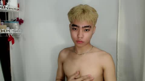 mingkla_man online show from 04/14/26, 11:22