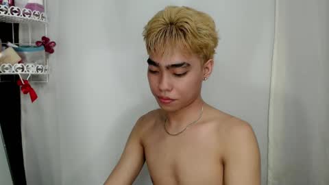 mingkla_man online show from 04/19/26, 11:53