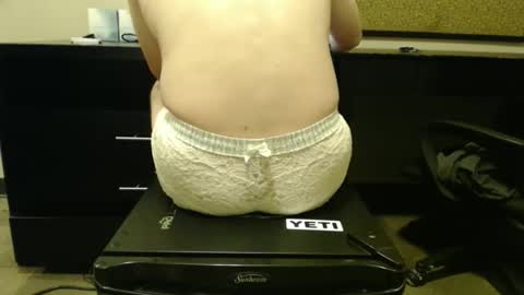 minime1920 online show from 10/21/25, 02:23