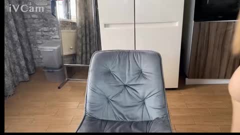 minimimi18 online show from 11/27/25, 07:21