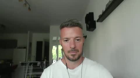 Snapshot of minka28 chatting on 05/10/26, 05:29 minka28 online show from 05/10/26, 05:29