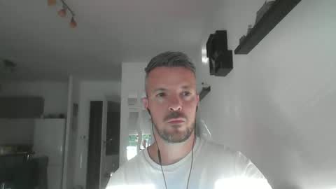 Snapshot of minka28 chatting on 05/15/26, 05:31 minka28 online show from 05/15/26, 05:31
