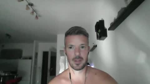 Snapshot of minka28 chatting on 05/25/26, 05:08 minka28 online show from 05/25/26, 05:08