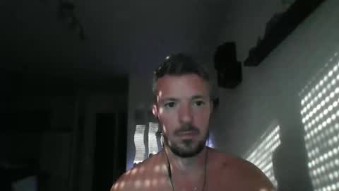 Snapshot of minka28 chatting on 05/27/26, 05:43 minka28 online show from 05/27/26, 05:43